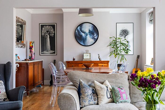4 Bedroom Flat For Sale In Putney Hill, Putney, London, SW15