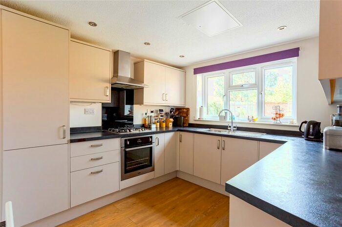 3 Bedroom Detached House For Sale In Mill Close, Deddington, Oxfordshire, OX15