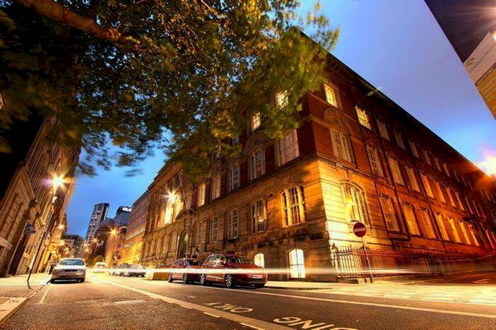 2 Bedroom Apartment To Rent In Old Hall Street, Liverpool, L3