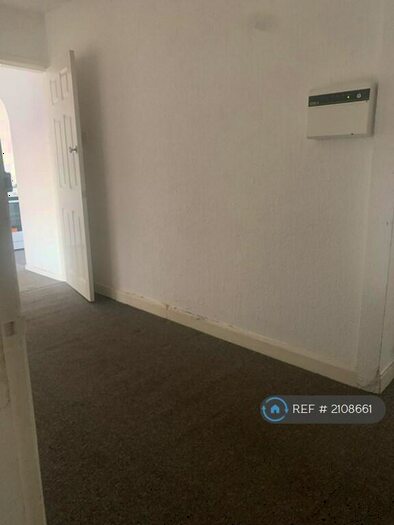 2 Bedroom Flat To Rent In Woodhouse Lane, Tamworth, B77