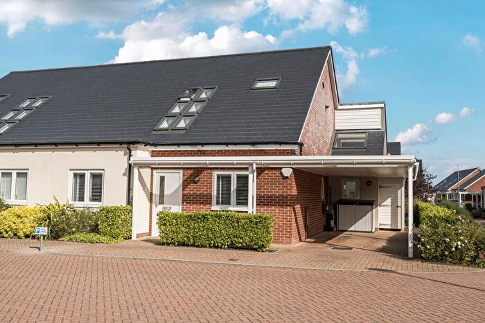 3 Bedroom Chalet For Sale In Oak Rise, Hawkinge, CT18