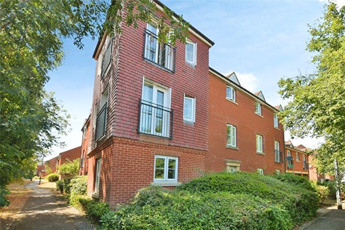 2 Bedroom Flat For Sale In Grenadier Way, Ashford, Kent, TN23
