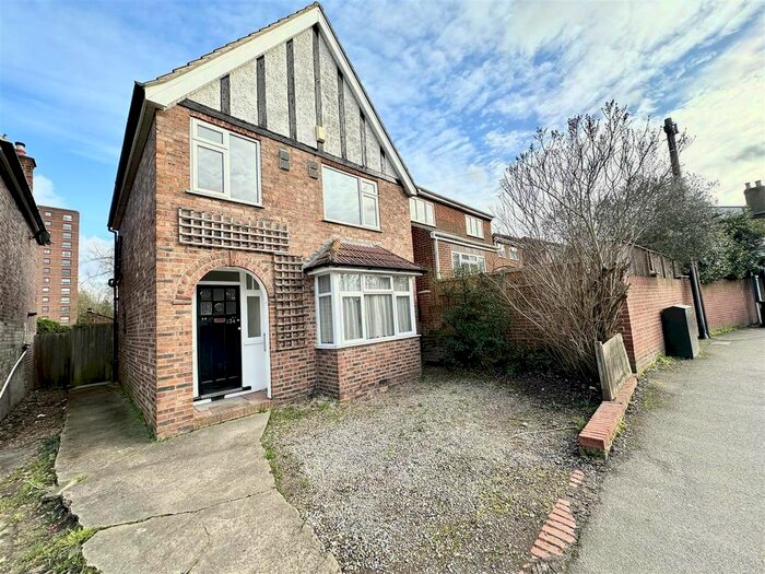3 Bedroom Detached House To Rent In Cowley Road, Uxbridge, UB8