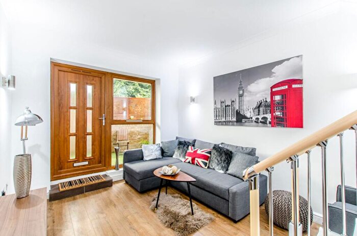 1 Bedroom House To Rent In Barking Road, Plaistow, London, E13