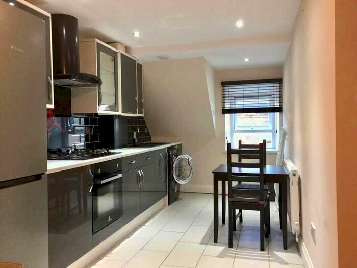 1 Bedroom Flat To Rent In Tudor Street, City Centre, Cardiff, CF11