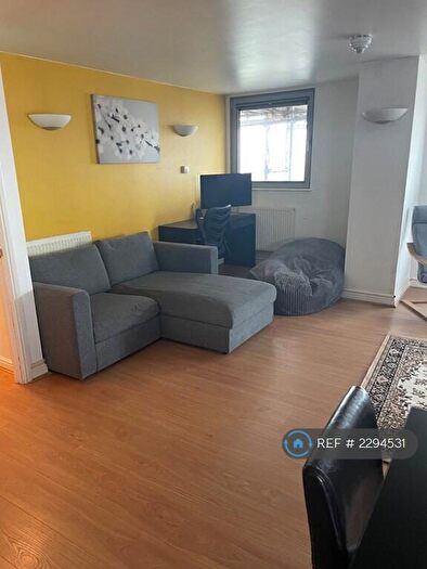 2 Bedroom Flat To Rent In One Throwley Way, Sutton, SM1