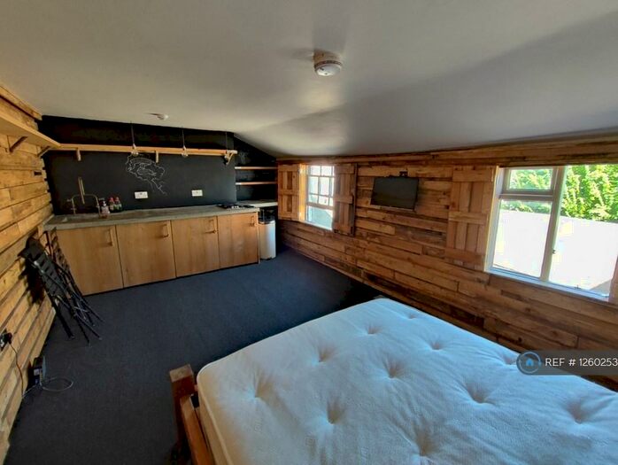 Studio To Rent In Brunswick Road, Hove, BN3