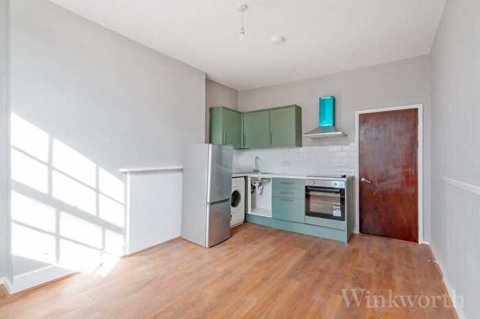 2 Bedroom Flat To Rent In New Cross Road, London, SE14