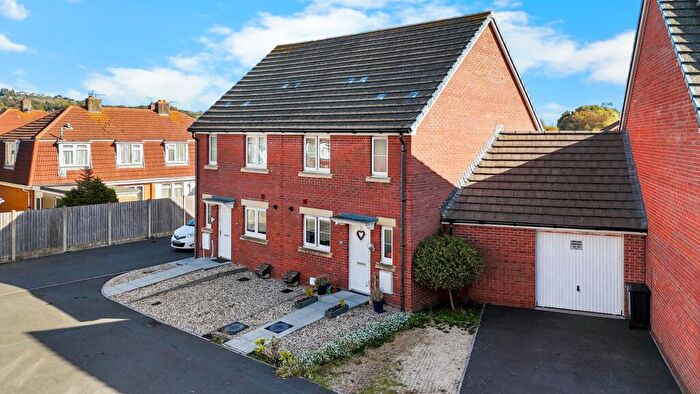 3 Bedroom Semi-Detached House For Sale In Mendip Road, Weston-Super-Mare, BS23