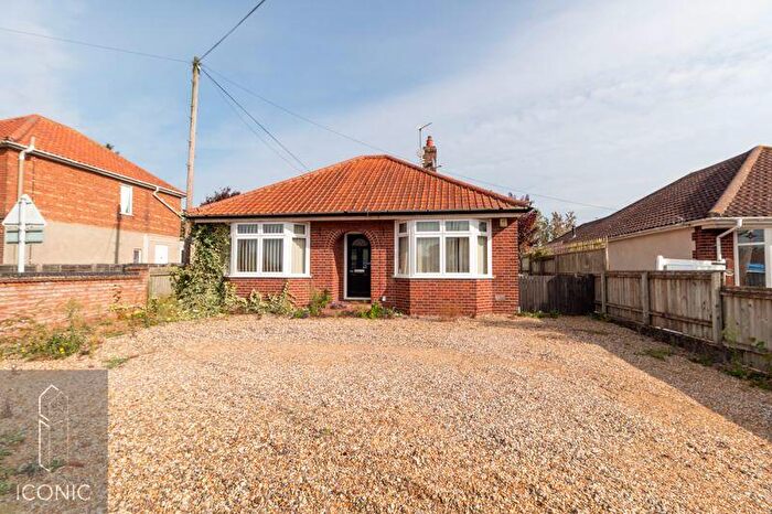 2 Bedroom Detached Bungalow For Sale In Reepham Road, Hellesdon, Norwich, NR6
