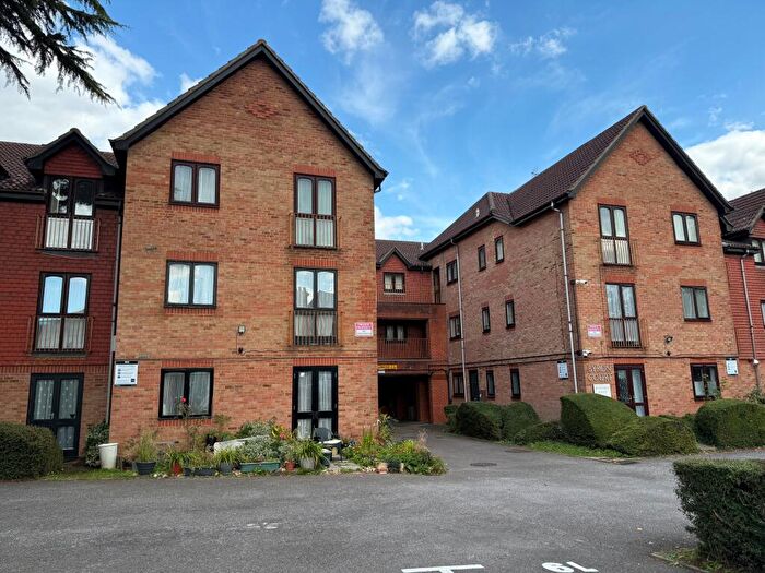 1 Bedroom Flat To Rent In Byron Court, Hill Lane, SO15