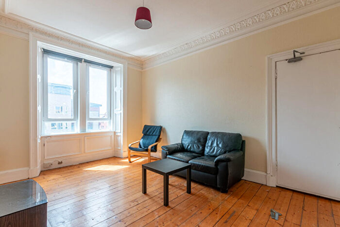 2 Bedroom Flat To Rent In L Bryson Road, Edinburgh, EH11