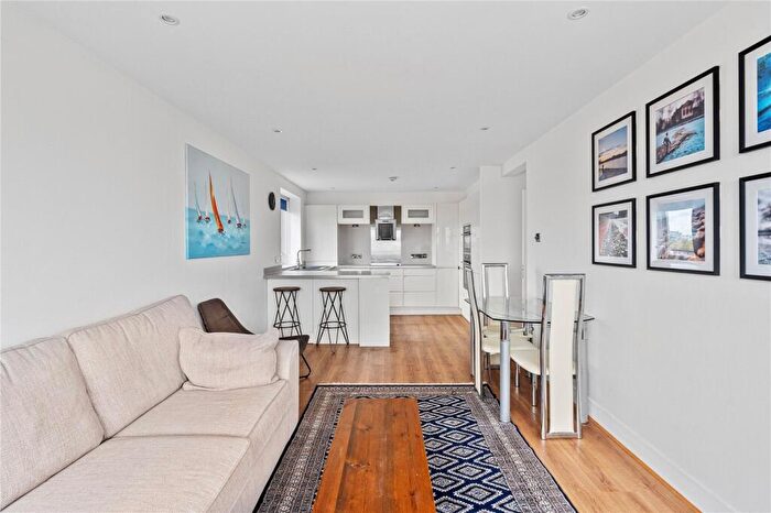 2 Bedroom Apartment For Sale In Austin Road, London, SW11