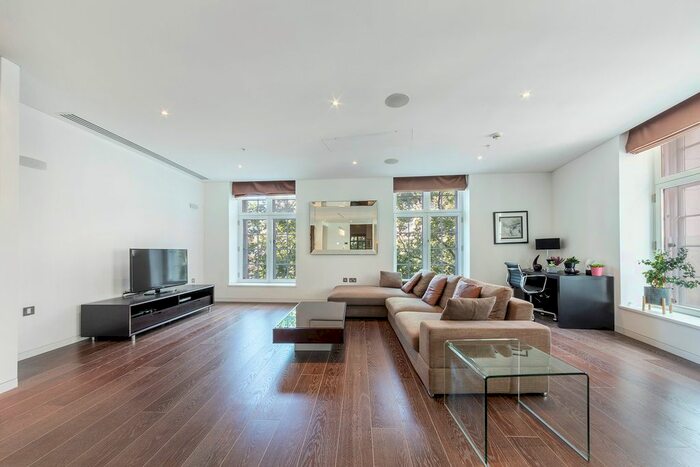 3 Bedroom Flat To Rent In Strand, London, WC2R