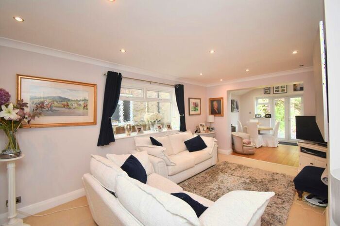4 Bedroom Detached House For Sale In Beecot Lane, Walton-On-Thames, KT12