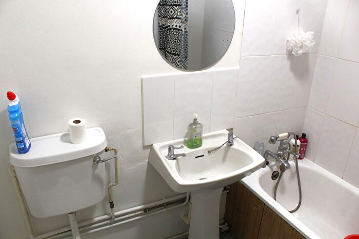 1 Bedroom Flat To Rent In Hewlett Road, Cheltenham, GL52