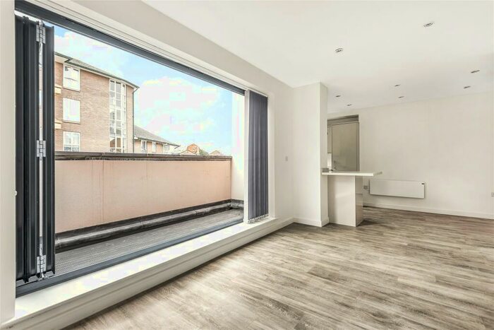 1 Bedroom Apartment To Rent In Watlington Street, Reading, Berkshire, RG1