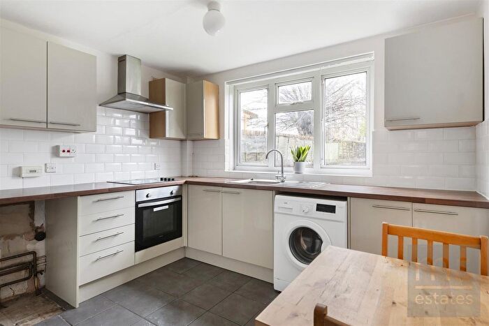 2 Bedroom Flat To Rent In Derby Road, Lenton, Nottingham, NG7