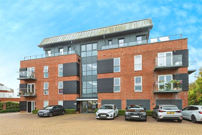 2 Bedroom Flat For Sale In The Kilns, Redhill, Surrey, RH1