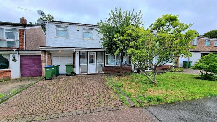 4 Bedroom Semi-Detached House To Rent In Maiden Erlegh Avenue, Bexley, Sidcup, DA5