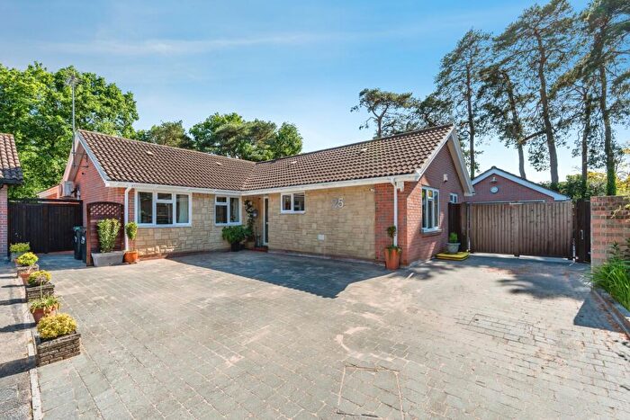 3 Bedroom Bungalow For Sale In Chestnut Drive, Ashurst, Southampton, Hampshire, SO40
