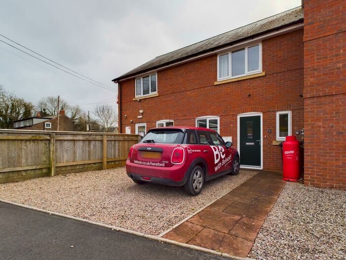 2 Bedroom Flat To Rent In Queens Close, Hereford, HR2