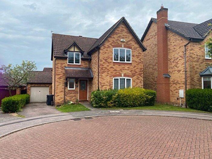 4 Bedroom House To Rent In Woodland Walk, Northampton, NN3