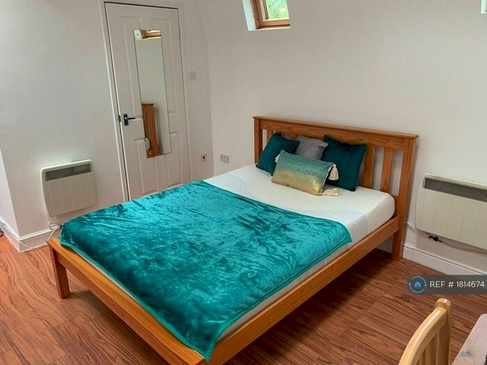 Studio To Rent In London, London, N19