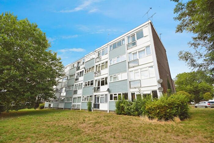 1 Bedroom Flat For Sale In The Knares, Basildon, SS16