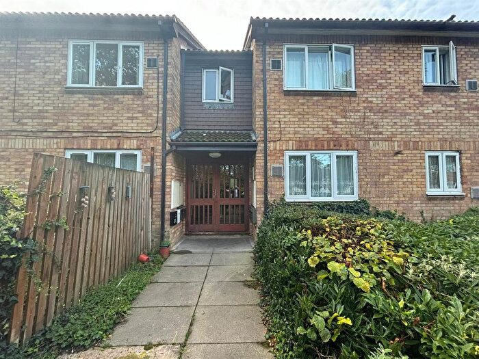 Studio To Rent In Brendon Close, Harlington, UB3