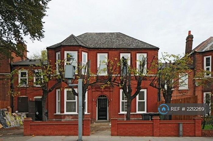 2 Bedroom Flat To Rent In Brownhill Road, London, SE6