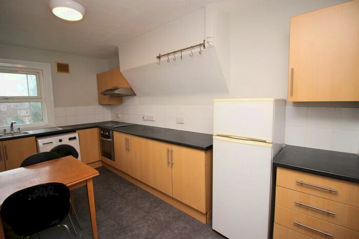 2 Bedroom Apartment To Rent In Eastern Avenue, Reading, RG1