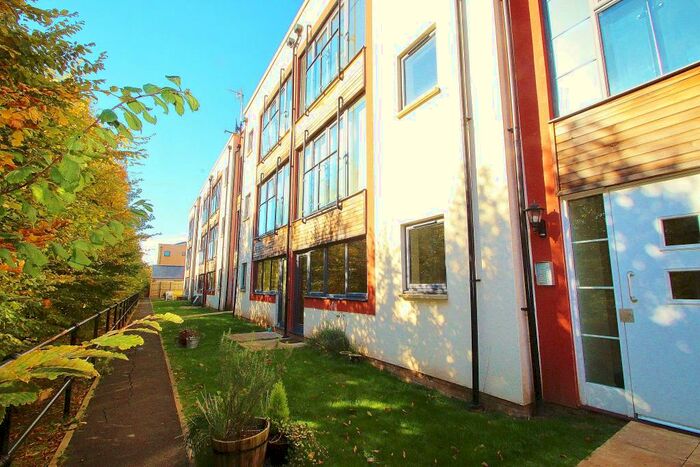 2 Bedroom Apartment To Rent In Newfoundland Way, Portishead, BS20