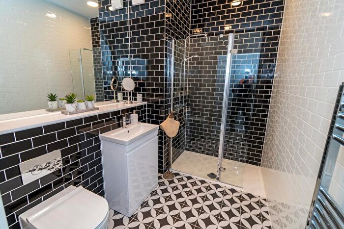 2 Bedroom Apartment For Sale In Wakeley Drive, Gosport, PO12