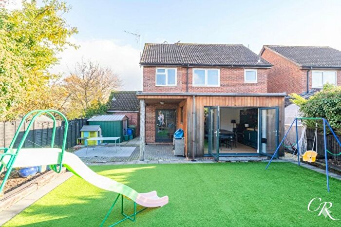 5 Bedroom Link Detached House For Sale In Southcourt Close, Leckhampton, GL53