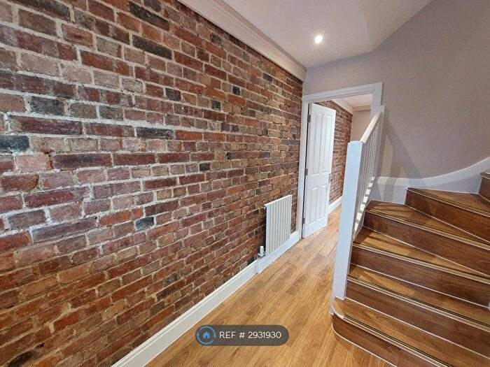 2 Bedroom Flat To Rent In Evelyn Court, London, N1