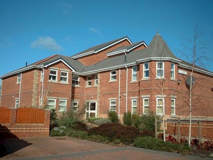 2 Bedroom Flat To Rent In Barrowby View, Garforth, Leeds, LS25