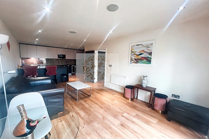 2 Bedroom Apartment To Rent In Ellyson House, NW9