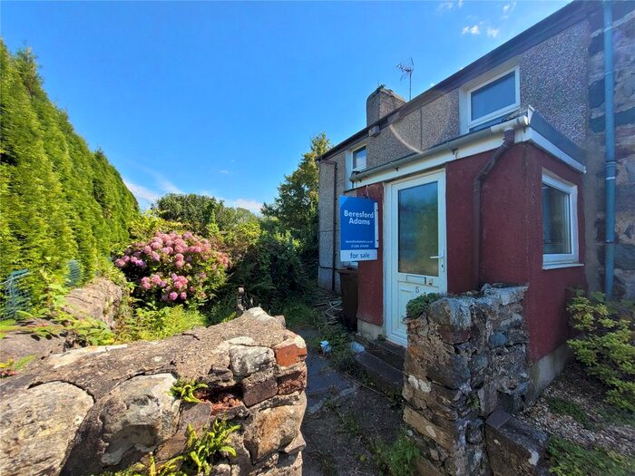 3 Bedroom End Of Terrace House For Sale In Bryn Sisillt, Llanllyfni, Caernarfon, Gwynedd, LL54