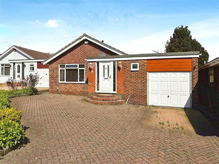 4 Bedroom Detached Bungalow For Sale In White Beam Rise, Clanfield, PO8