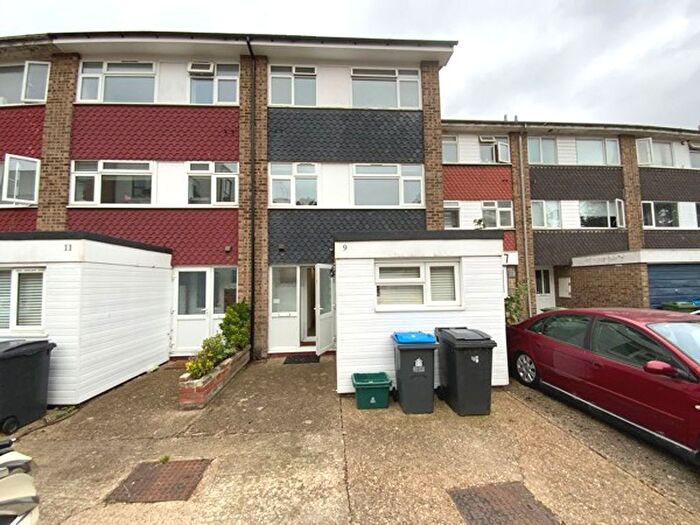 5 Bedroom Terraced House To Rent In Etwell Place, Surbiton, KT5