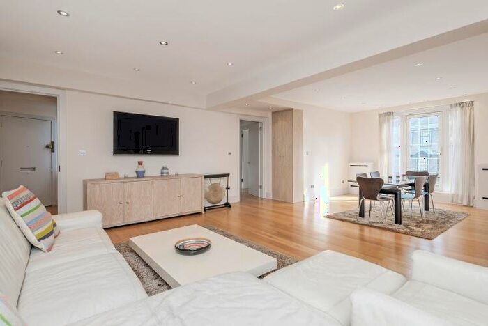 4 Bedroom Apartment To Rent In Marylebone Road London, NW1