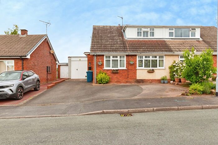 3 Bedroom Semi-Detached House For Sale In Greenfields, Hixon, Stafford, ST18