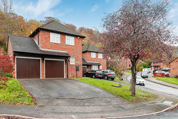 4 Bedroom Detached House For Sale In Badgers Rise, Caversham, Reading, RG4