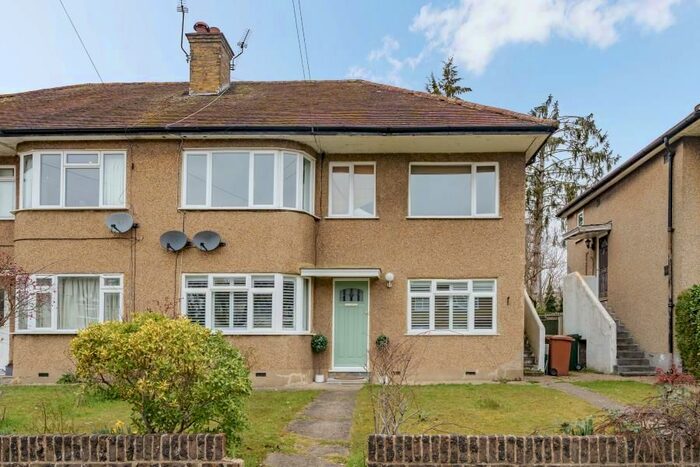 3 Bedroom Maisonette To Rent In West Way, Rickmansworth, WD3