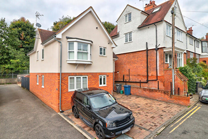 2 Bedroom Apartment For Sale In The Avenue, Amersham, Buckinghamshire, HP7
