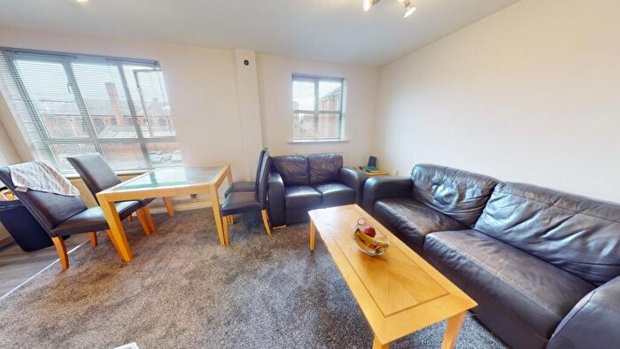 2 Bedroom Flat To Rent In Royal Victoria Court Gamble Street, Nottingham, NG7