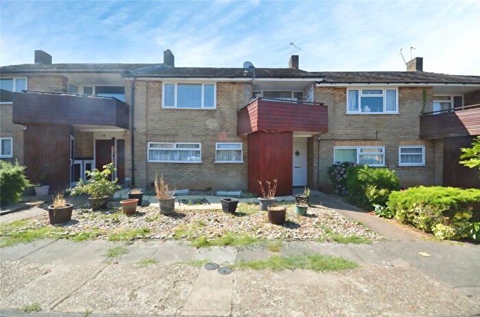 2 Bedroom Maisonette To Rent In Florence Close, Hornchurch, Essex, RM12