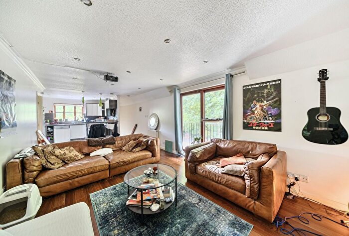 2 Bedroom Maisonette For Sale In Green Ridges, Headington, Oxford, Oxfordshire, OX3