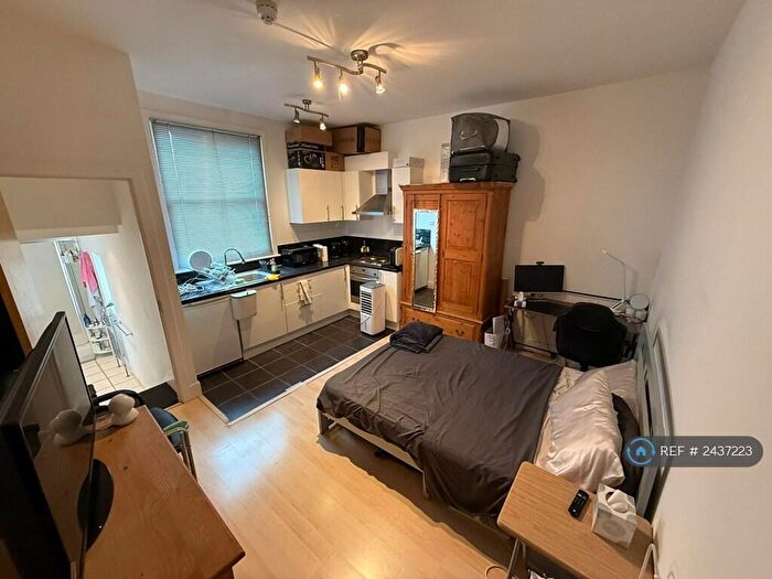 Studio To Rent In Lady Margaret Road, London, N19